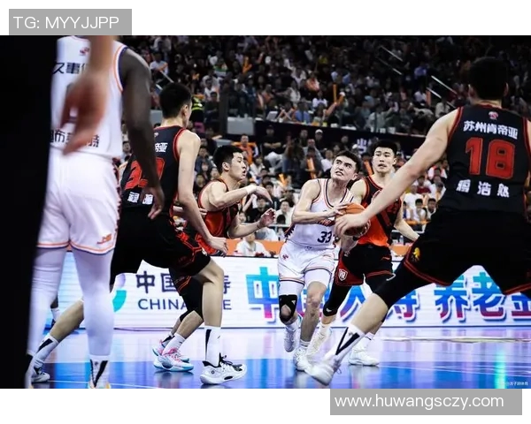 北京篮球队精英赛配合分析展现团队默契与战术执行力