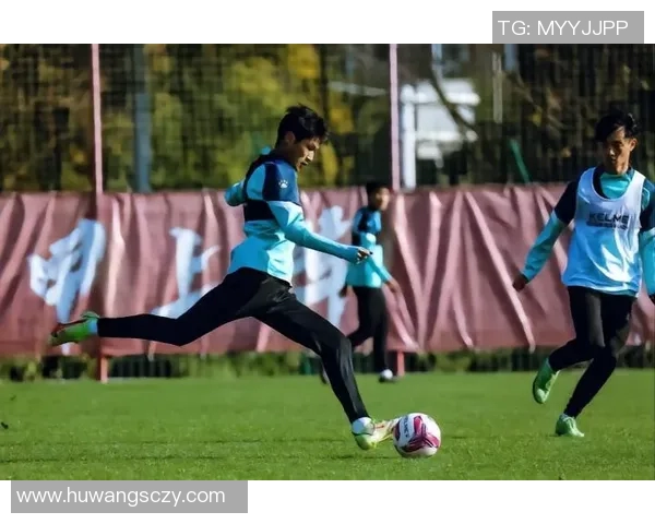 成都羽毛球队在挑战赛中以61分稳居积分榜首位展现强劲实力 成都羽毛球队在挑战赛中以61分稳居积分榜首位展现强劲实力