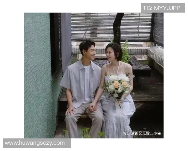 足球明星女友怀孕喜讯曝光温馨照片引发粉丝热议与祝福 足球明星女友怀孕喜讯曝光温馨照片引发粉丝热议与祝福